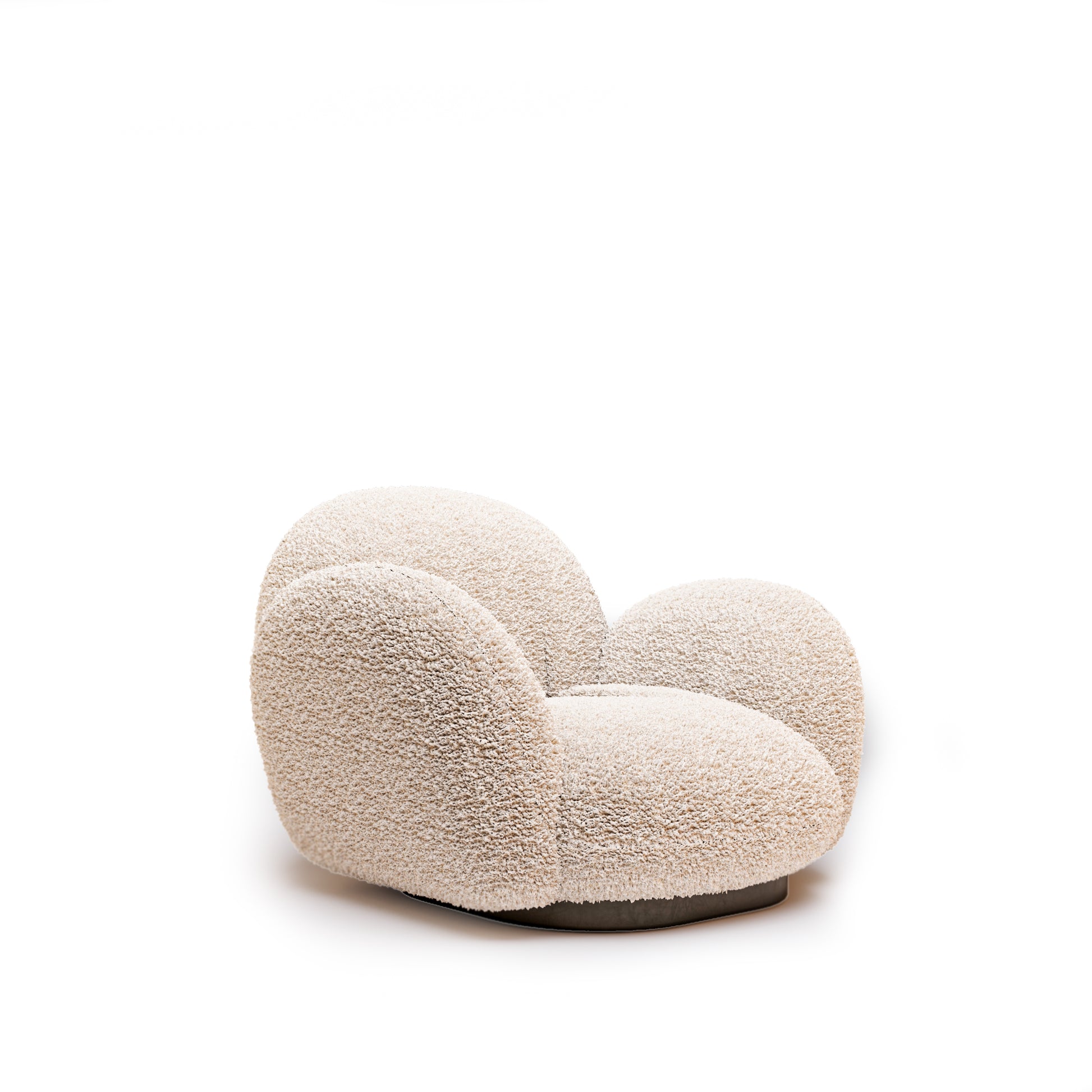 Volo Armchair - Artful Design - Soft and Curved