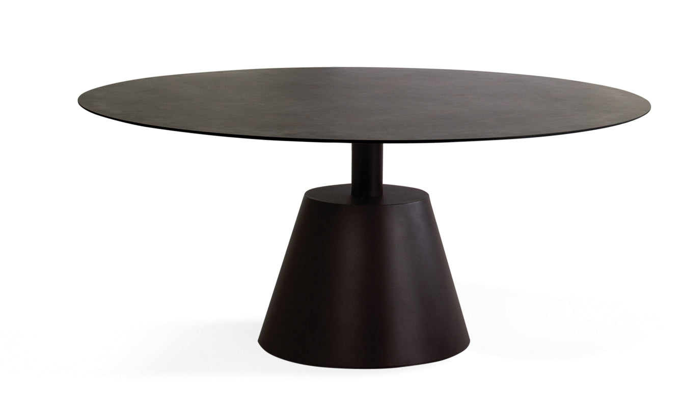 Roll 220- Round Outdoor Table