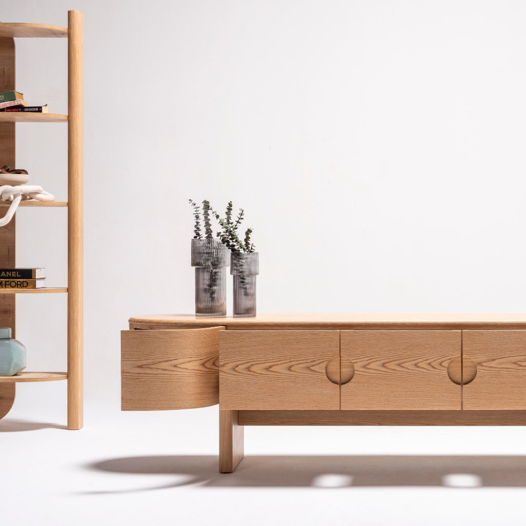 Close-up of the Alva Console’s surface, highlighting its smooth finish and premium materials.