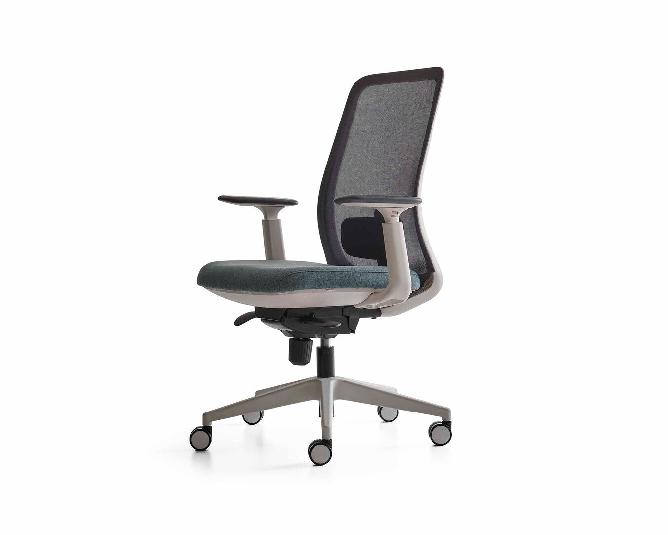 Eva Office Chair – Modern ergonomic desk seating with mesh backrest and adjustable height.