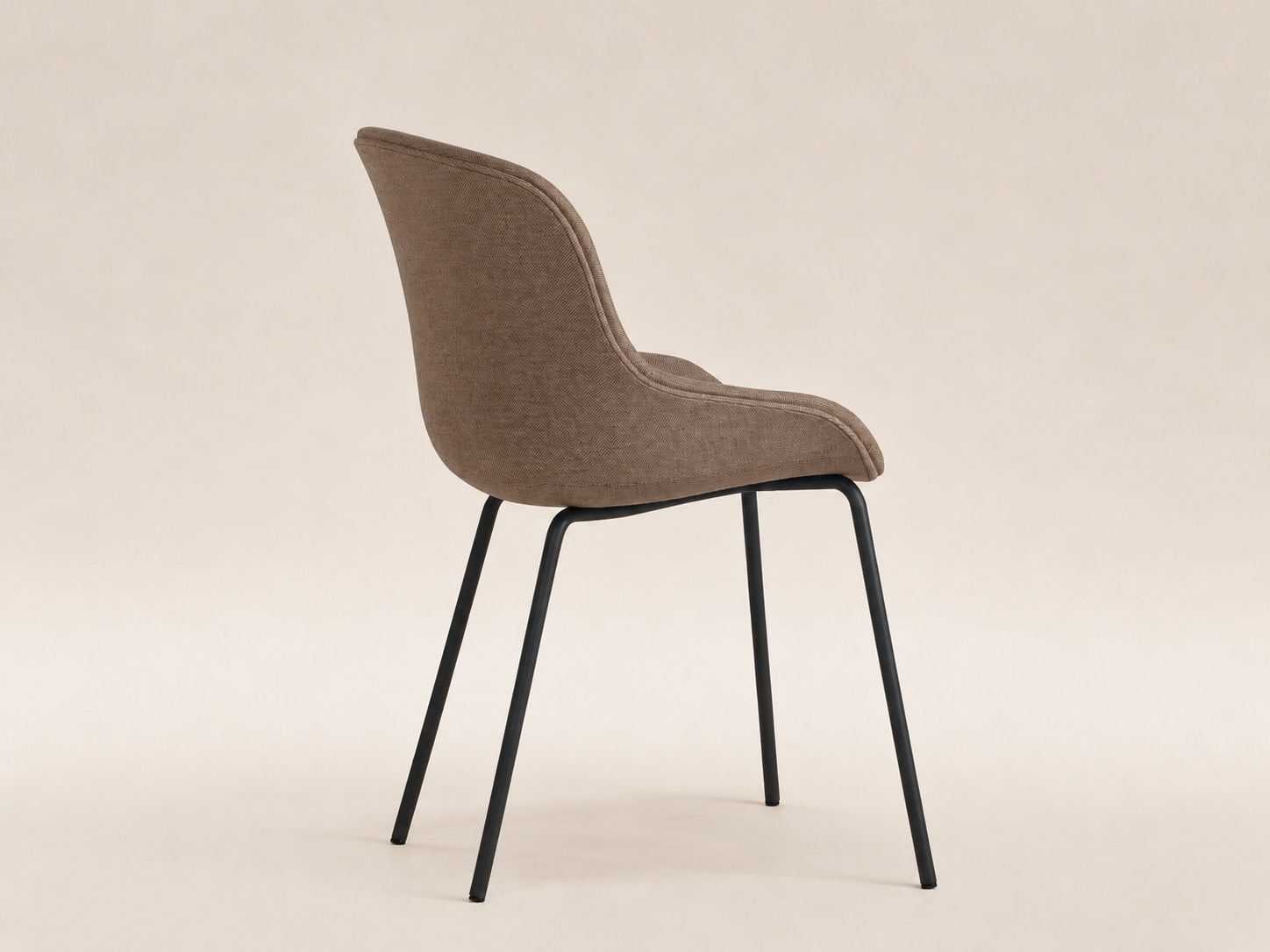 Globe-S ML Soft outdoor chair with a distinctive curved form and contemporary architectural presence